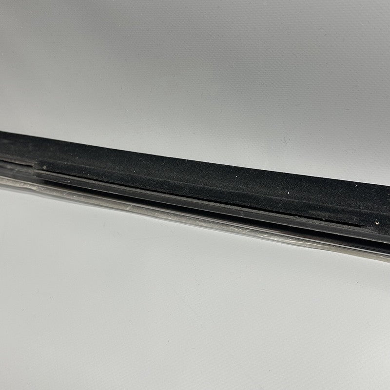 1098686-00-D TESLA MODEL X DOOR WINDOW MOLDING RIGHT REAR 2016 17 18 19 2020 OEM 1098686-00-D