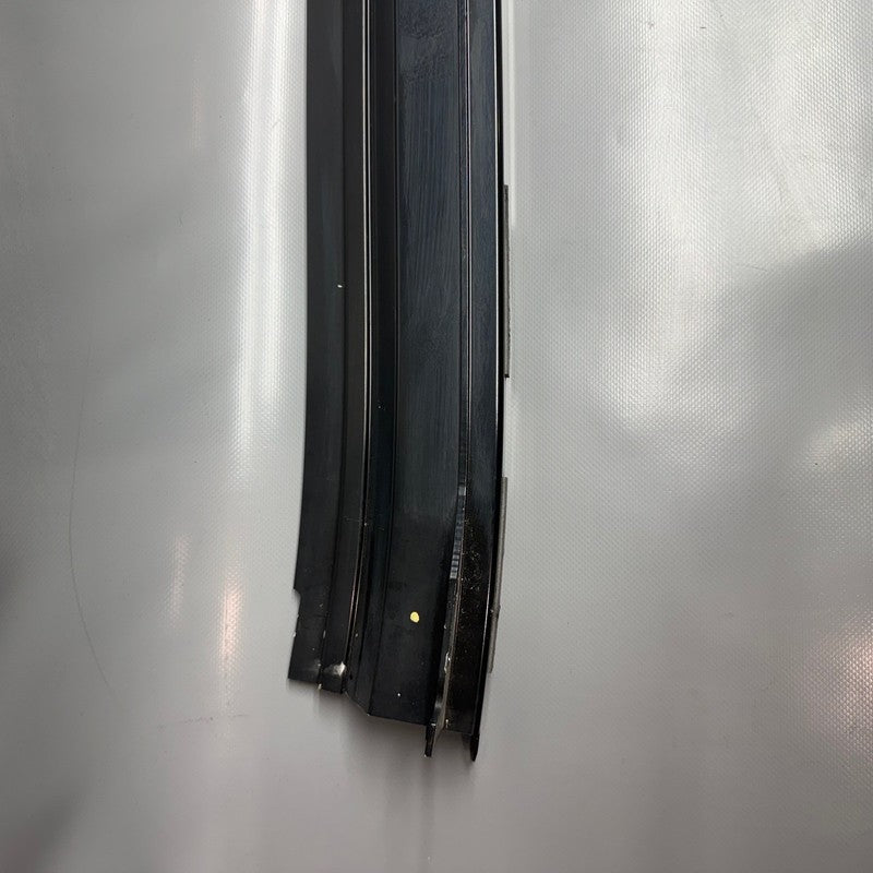 TESLA CYBERTRUCK HORIZONAL GUIDE RAIL RIGHT 2024 2025 OEM 1852128-98-D