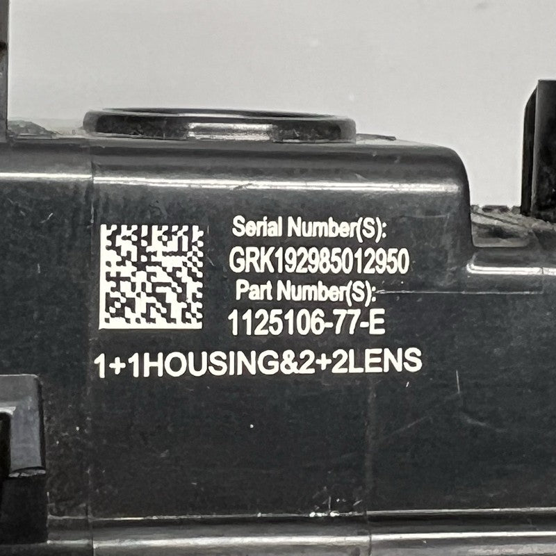 1125106-77-E TESLA MODEL 3 FENDER CAMERA MARKER LEFT 2018 2019 2020 2021 1125106-77-E