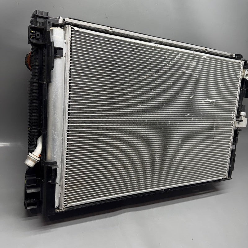 A2045003703 MERCEDES BENZ E350 E550 COOLANT RADIATOR 2010 2011 2012 2013 2014 2015 OEM
