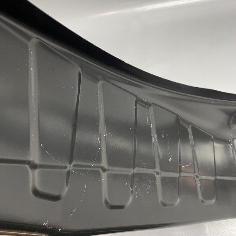 8W7809409 AUDI A5 S5 OUTER WHEELHOUSE LEFT 8W7809409 2018 2019 2020 OEM 