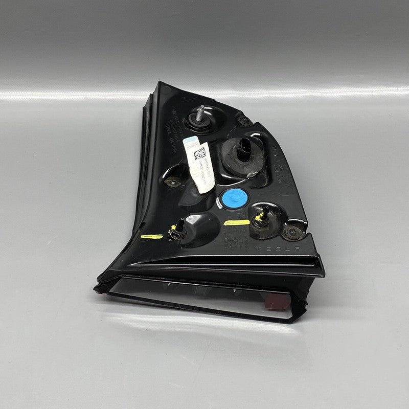 1077401-96-C TESLA MODEL 3,Y TAIL LIGHT TRUNK LEFT DRIVER 1077401-96-C 2018 19 20 21 2022 OEM