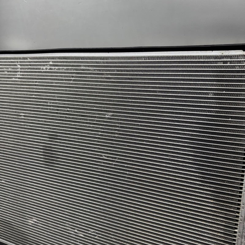 A2045003703 MERCEDES BENZ E350 E550 COOLANT RADIATOR 2010 2011 2012 2013 2014 2015 OEM