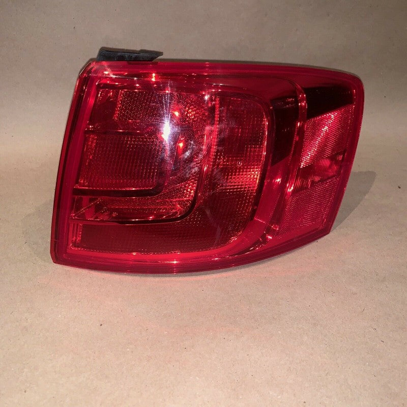 VOLKSWAGEN JETTA TAIL LIGHT RIGHT PASSENGER 2011 2012 2013 2014 2015 OEM