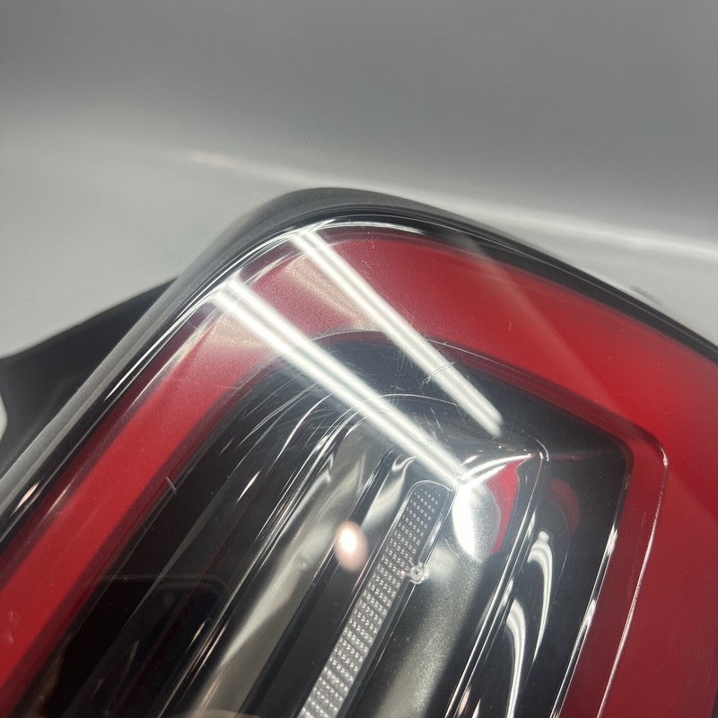 1502087-00-D TESLA MODEL Y TAIL LIGHT RIGHT PASSENGER 2020 2021 2022 2023 OEM 1502087-00-D