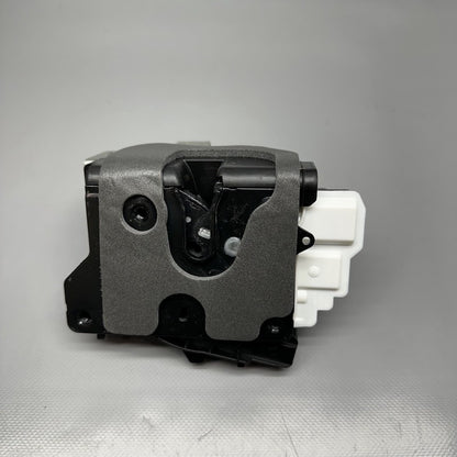 LR070437 RANGE ROVER EVOQUE DOOR LOCK LATCH ACTUATOR RIGHT FRONT 2020 21 22 2023 LR070437