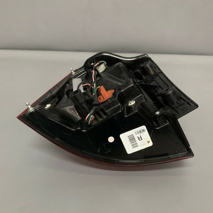 92402-1U500 KIA SORENTO TAIL LIGHT RIGHT PASSENGER 92402-1U500 2014 2015 OEM