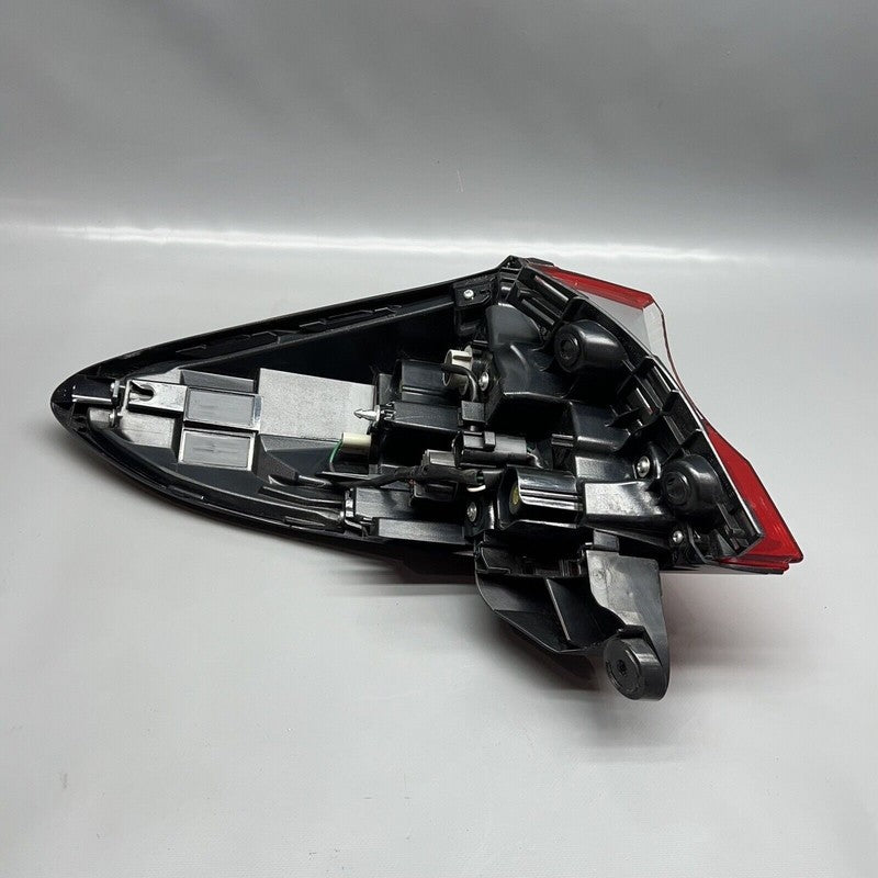 TOYOTA CH-R TAIL LIGHT RIGHT PASSENGER 2018 2019 2020 2021 OEM 