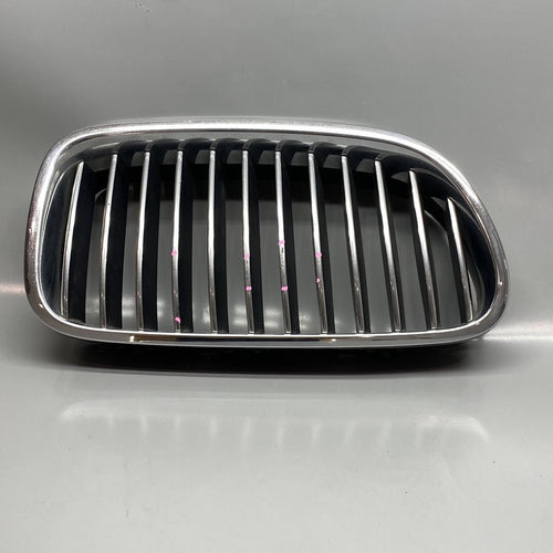 51137200728 BMW 528 GRILLE RIGHT PASSENGER SIDE 535 F10 51137200728 2011 2012 2013 OEM 
