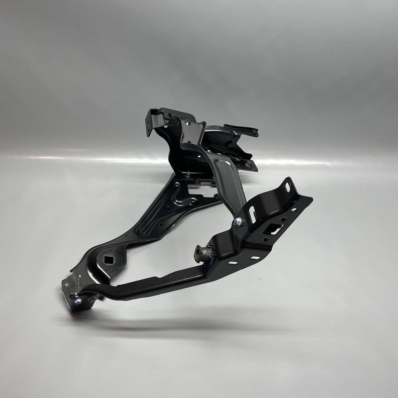 204626044 MERCEDES BENZ C300 HEADLIGHT SUPPORT BRACKET LEFT 204626044 2008 2009 2010 2011 