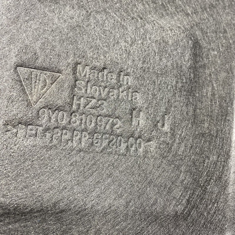 9Y0810972 PORSCHE CAYENNE FENDER LINER RIGHT FRONT 9Y0810972 2019 2020 2021 OEM