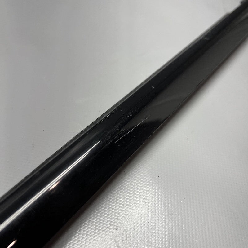 9Y0837476J PORSCHE CAYENNE DOOR BELT MOLDING RIGHT FRONT 2019 2020 OEM 9Y0837476J