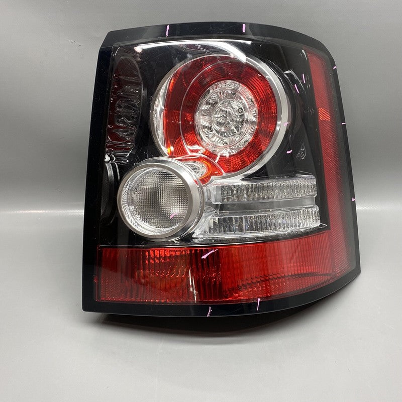 A056008 RANGE ROVER SPORT TAIL LIGHT RIGHT PASSENGER SIDE A056008 2010 2011 OEM