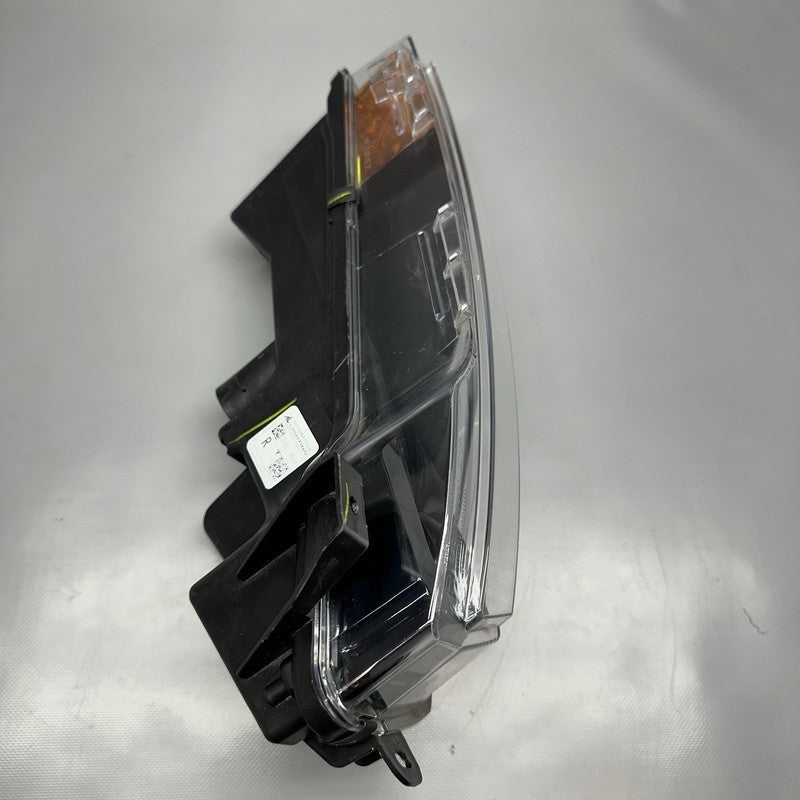 TESLA MODEL Y 3 FOG LIGHT RIGHT PASSENGER 2017 2018 2019 2020 2021 202