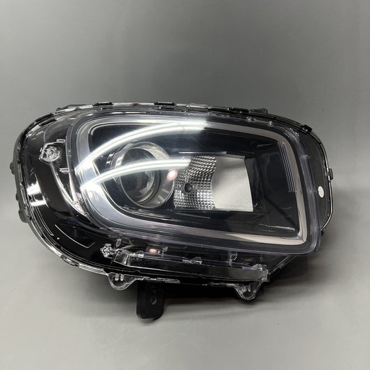 92102-K2070 HYUNDAI VENUE HEADLIGHT RIGHT PASSENGER 2020 2021 2022 2023 2024 HALOGEN 