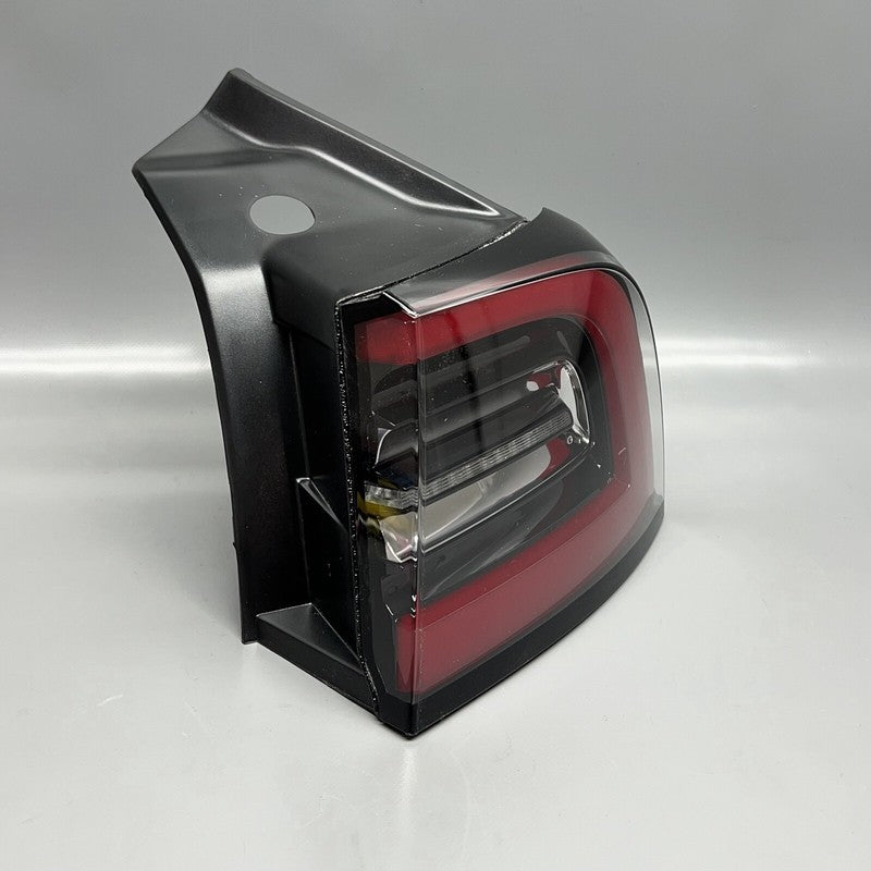 1077398-00-H TESLA MODEL 3 TAIL LIGHT RIGHT PASSENGER LED 2017 18 19 20 2021 OEM 1077398-00-H