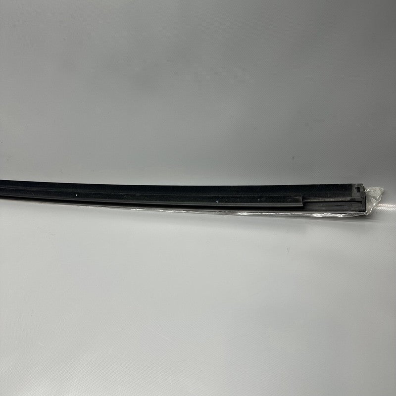 1098686-00-D TESLA MODEL X DOOR WINDOW MOLDING RIGHT REAR 2016 17 18 19 2020 OEM 1098686-00-D