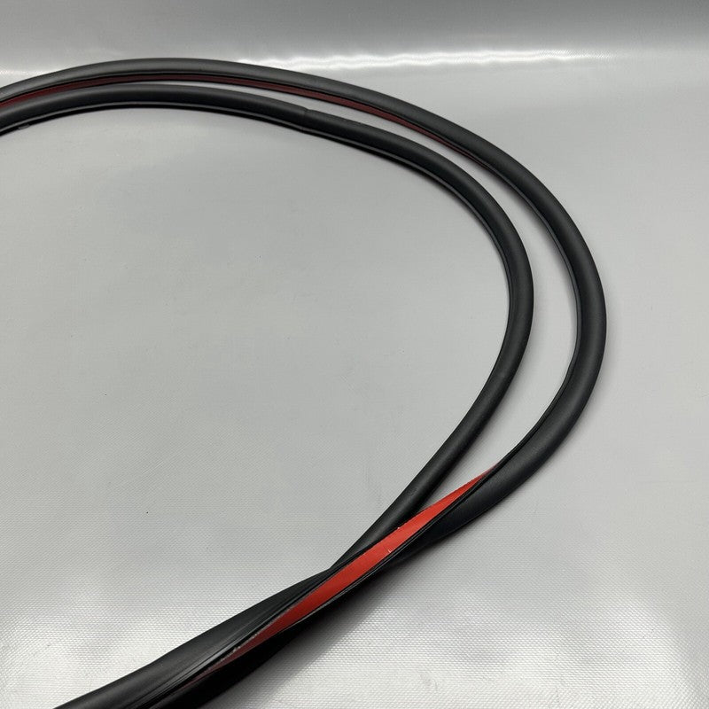 4KE-837-912-A AUDI E-TRON DOOR SEAL RIGHT FRONT 2020 2021 2022 2023 OEM 4KE-837-912-A