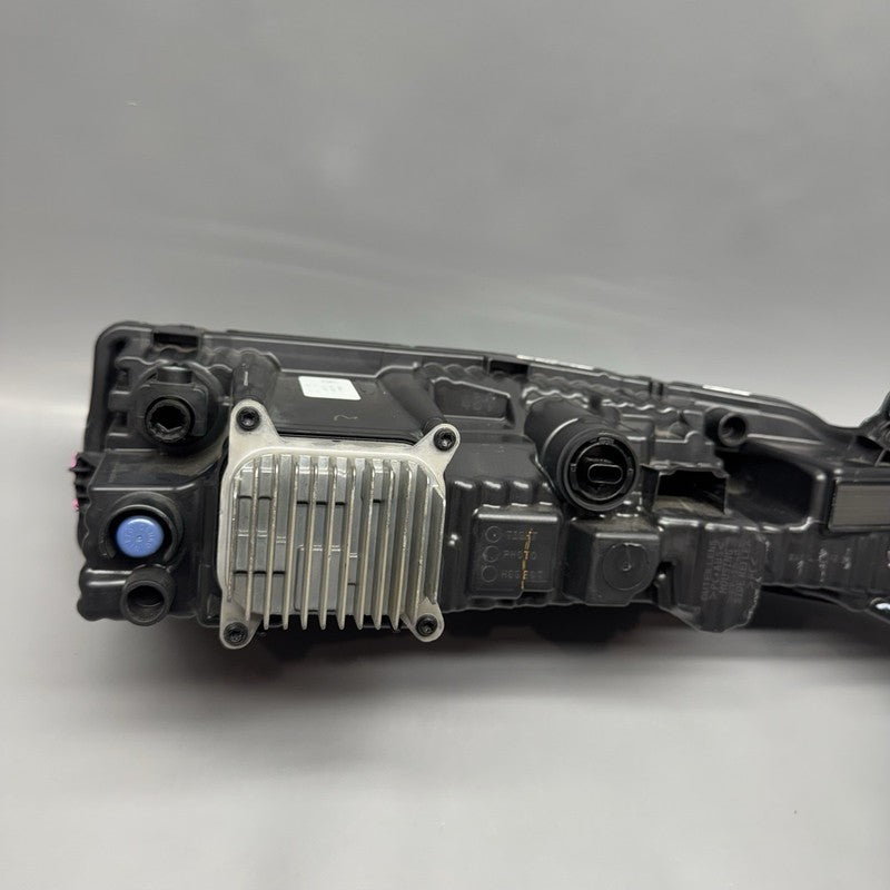 1806405-00-D TESLA CYBERTRUCK HEADLIGHT RIGHT PASSENGER 2024 2025 OEM 1806405-00-D