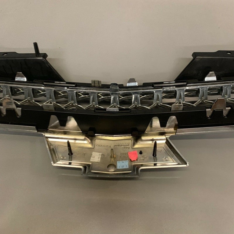15835087 CHEVROLET SUBURBAN TAHOE AVALANCH GRILLE 2008 2009 2010 2011 2012 2013 2014 OEM