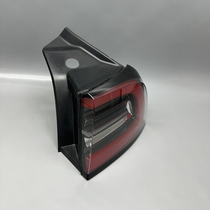 1502087-00-D TESLA MODEL Y TAIL LIGHT RIGHT PASSENGER 2020 21 22 23 2024 LED OEM 1502087-00-D