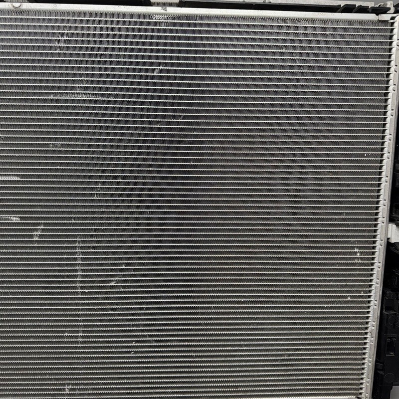 A2045003703 MERCEDES BENZ E350 E550 COOLANT RADIATOR 2010 2011 2012 2013 2014 2015 OEM
