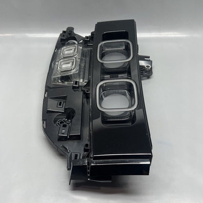 L8B3-13404-DD LAND ROVER DEFENDER TAIL LIGHT RIGHT PASSENGER 2020 2021 2022 OEM L8B3-13404-DD