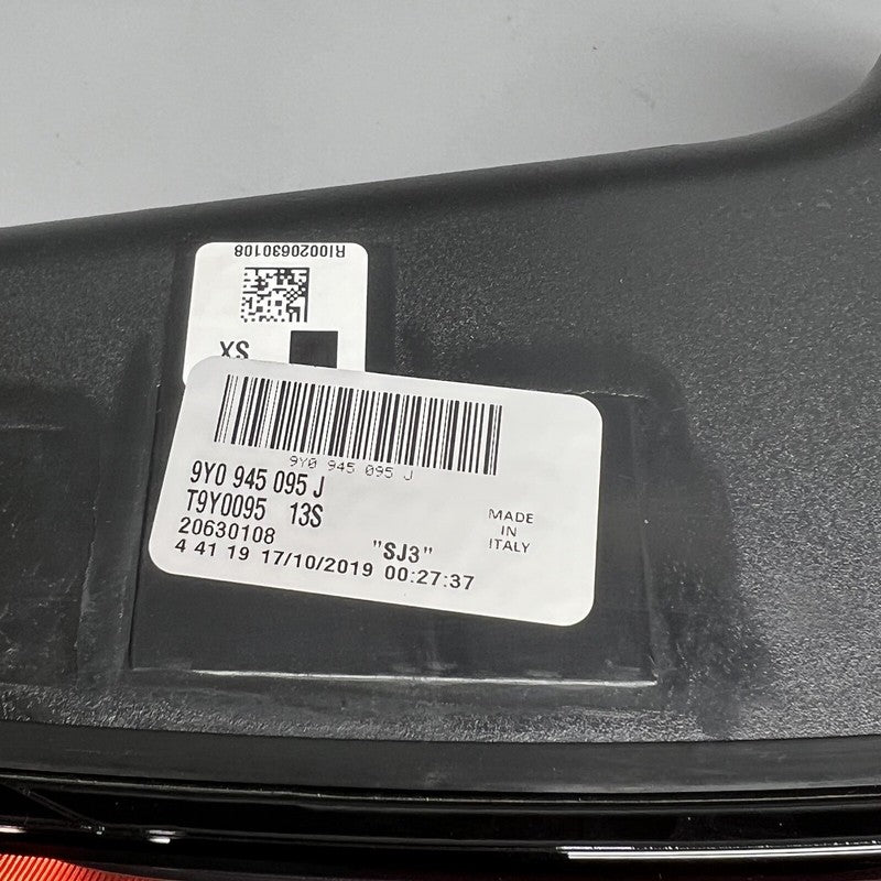 9Y0945095J PORSCHE CAYENNE TAIL LIGHT LEFT DRIVER 2019 20 21 22 2023 LED OEM 9Y0945095J