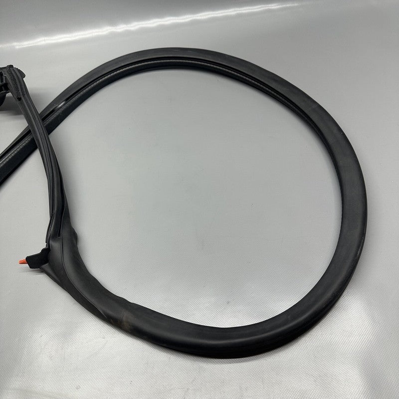 6009586-00-I TESLA MODEL S DOOR BODY SEAL RIGHT REAR 2012-2020 OEM 6009586-00-I