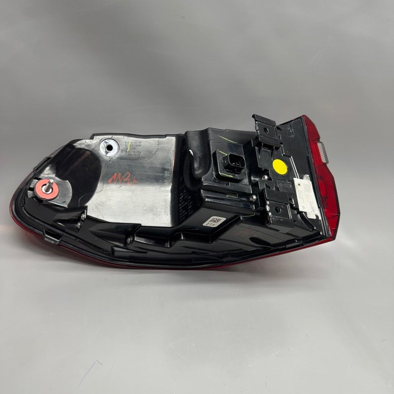BMW X7 TAIL LIGHT RIGHT PASSENGER 2019 2020 2021 2022 OEM H45A164A605