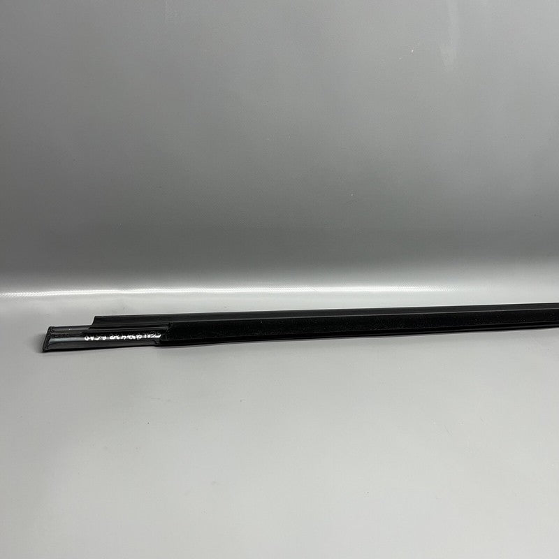 5GM-837-478B VOLKSWAGEN GOLF GTI BELT MOLDING RIGHT FRONT 2015 16 17 18 19 20 2021 OEM