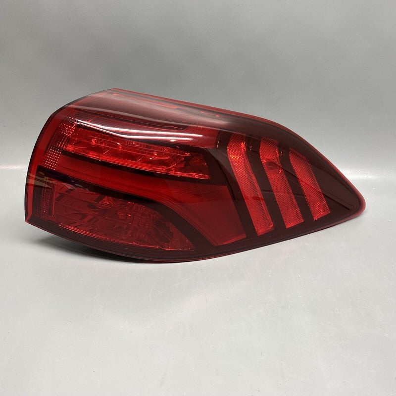 HYUNDAI TUCSON TAIL LIGHT RIGHT PASSENGER 2019 2020 2021 OEM 92402-D36