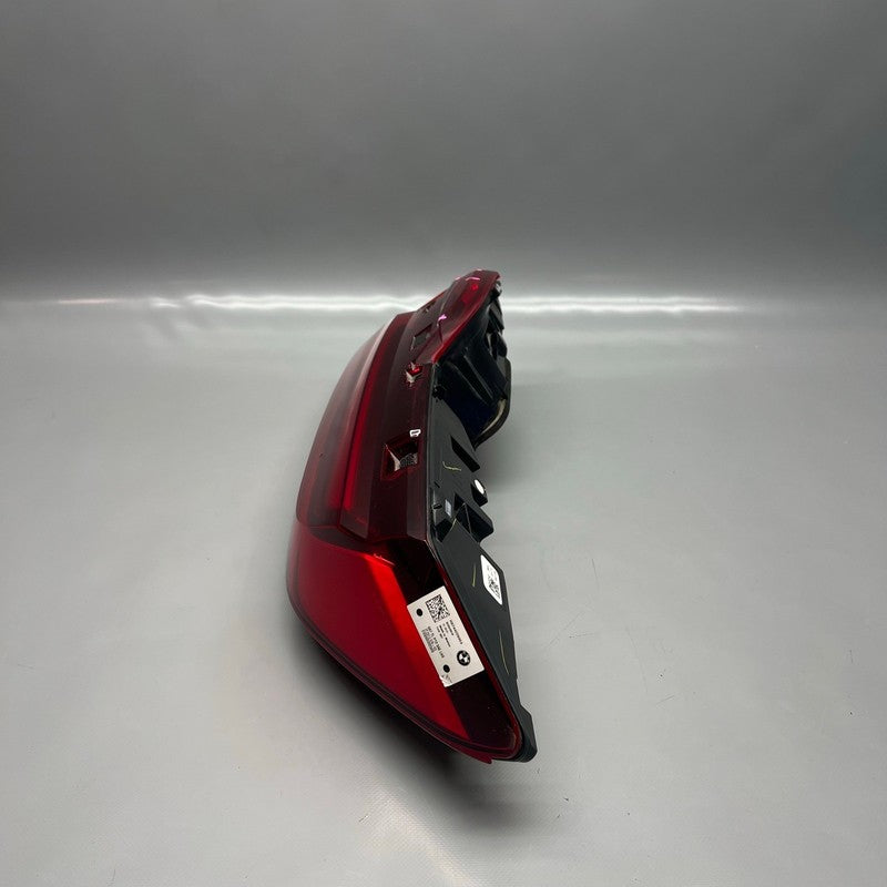 BMW X7 TRUNK  TAIL LIGHT LEFT DRIVER 2019 2020 2021 2022 LED OEM H8744