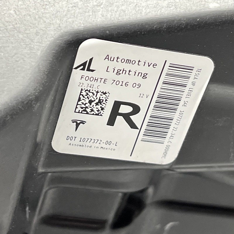 1077372-00-L TESLA MODEL 3 HEADLIGHT RIGHT PASSENGER 2017 2018 2019 2020 LED OEM 1077372-00-L