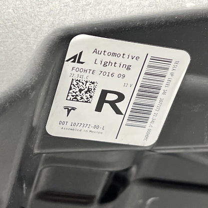 1077372-00-L TESLA MODEL 3 HEADLIGHT RIGHT PASSENGER 2017 2018 2019 2020 LED OEM 1077372-00-L