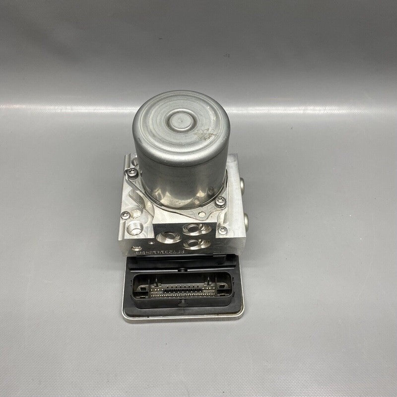 6889210-01 BMW 530 ABS PUMP MODULE 2017 2018 2019 G30 6889210-01