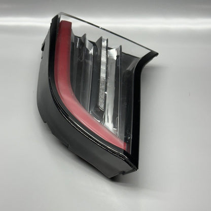 1502088-00-B TESLA MODEL Y TAIL LIGHT TRUNK RIGHT SIDE 2020 2021 2022 2023 OEM HAS WATER MARK