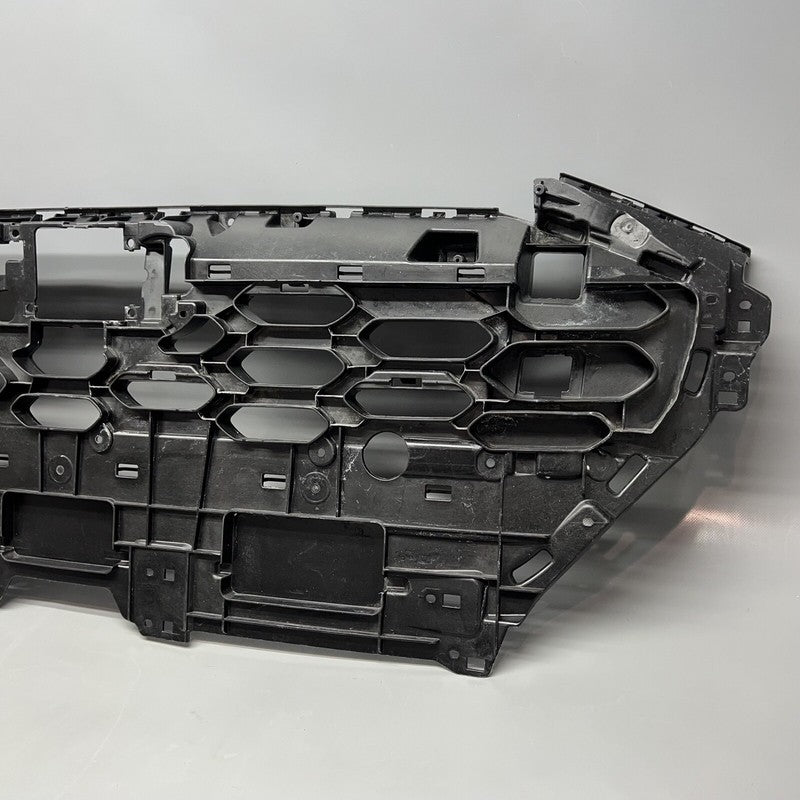 4KE807233B AUDI E-TRON GRILLE SUPPORT 2019 2020 2021 2022 2023 OEM 4KE807233B