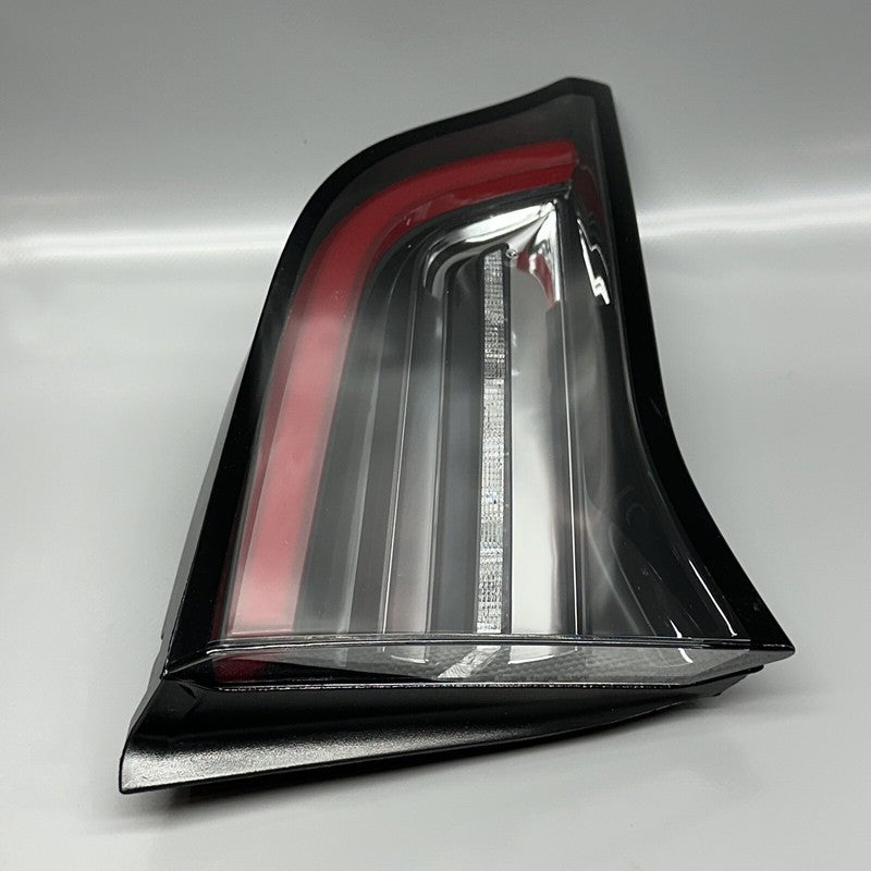 1077401-00-G TESLA MODEL 3 Y TAIL LIGHT TRUNK LEFT DRIVER 2018 2019 2020 2021 22 1077401-00-G