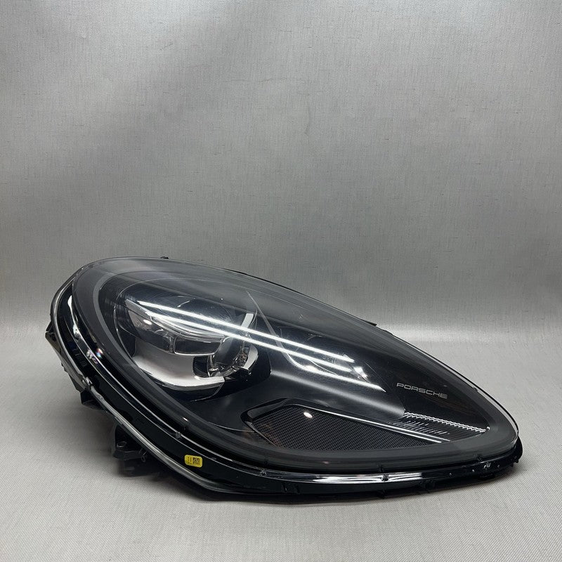 95B941010AR PORSCHE MACAN  HEADLIGHT RIGHT PASSENGER 2019 2020 2021 FULL LED OEM 95B941010AR