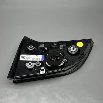 1502088-00-B TESLA MODEL Y TAIL LIGHT TRUNK LEFT DRIVER 2020 21 22 23 2024 1502088-00-B