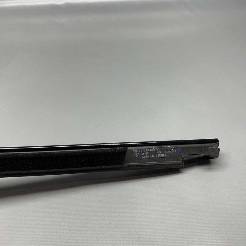 9Y0837476J PORSCHE CAYENNE DOOR BELT MOLDING RIGHT FRONT 2019 2020 OEM 9Y0837476J