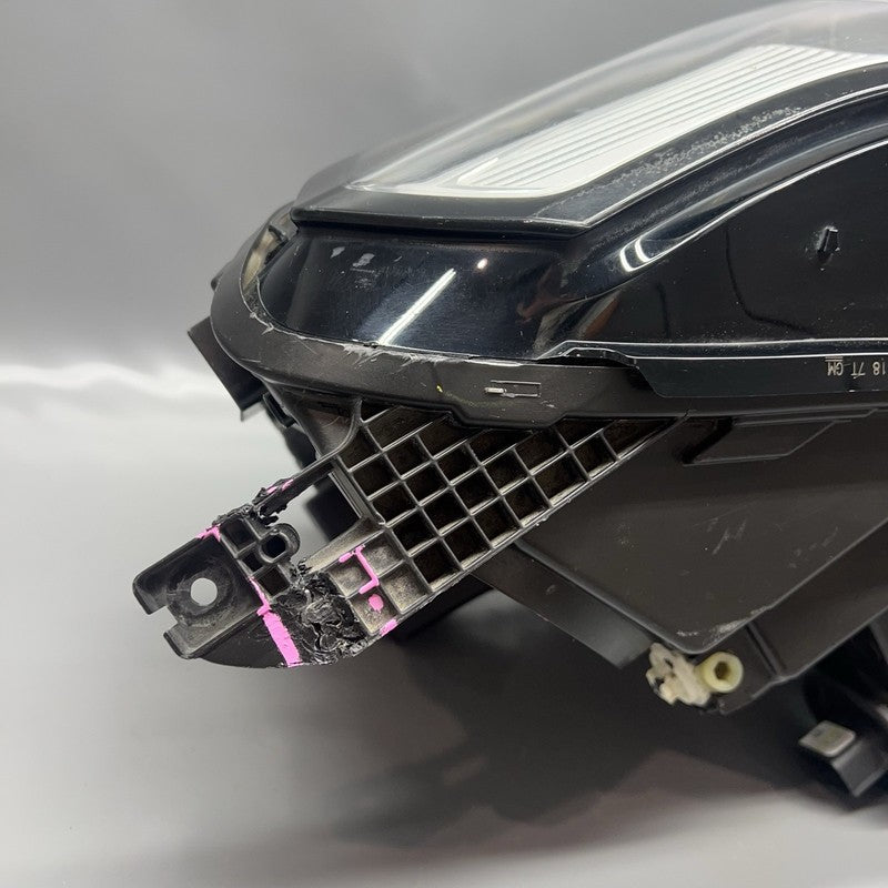 84664073 GMC TERRAIN HEADLIGHT LEFT DRIVER 2018 2019 2020 2021 XENON OEM 84664073