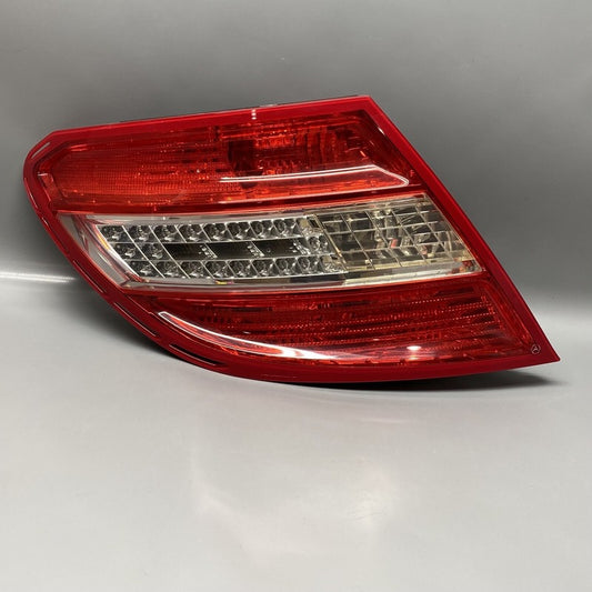 2048202164 MERCEDES BENZ C300 TAIL LIGHT LEFT DRIVER 2048202164 2008 2009 2010 2011 C63  