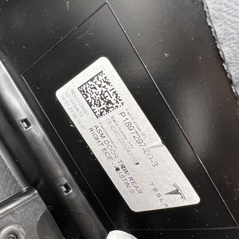 1897297-00-B TESLA MODEL Y DOOR PANEL RIGHT REAR 2021 2022 2023 2024 OEM 1897297-00-B