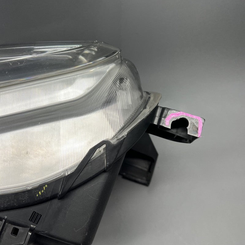 TOYOTA TACOMA HEADLIGHT LEFT DRIVER 2016 2017 2018 2019 2020 2021 2022 OEM