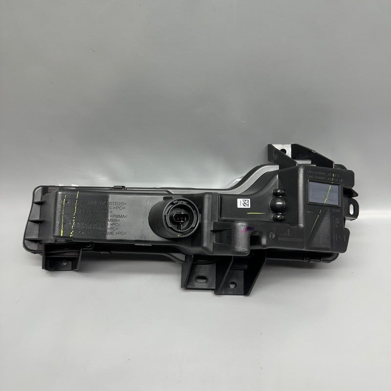 TESLA MODEL Y 3 FOG LIGHT RIGHT PASSENGER 2017 2018 2019 2020 2021 202