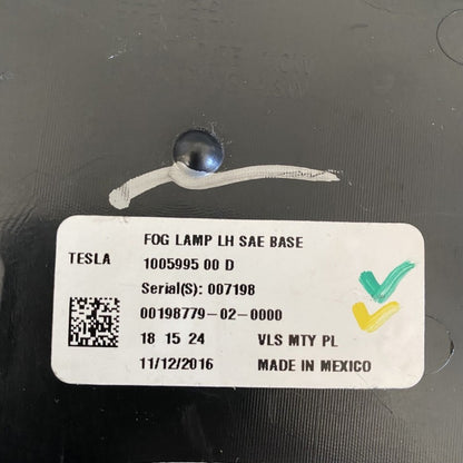 1005995-00-D TESLA MODEL S FOG LIGHT LEFT DRIVER SIDE 1005995-00-D 2015 2016 2017 OEM