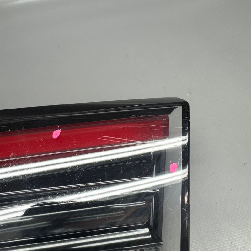 TESLA MODEL Y TAIL LIGHT RIGHT PASSENGER 2020 2021 2022 2023 2024 OEM