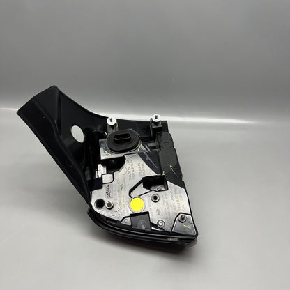 1502087-00-D TESLA MODEL Y TAIL LIGHT RIGHT PASSENGER 2020 2021 2022 2023 LED 4 PIN OEM